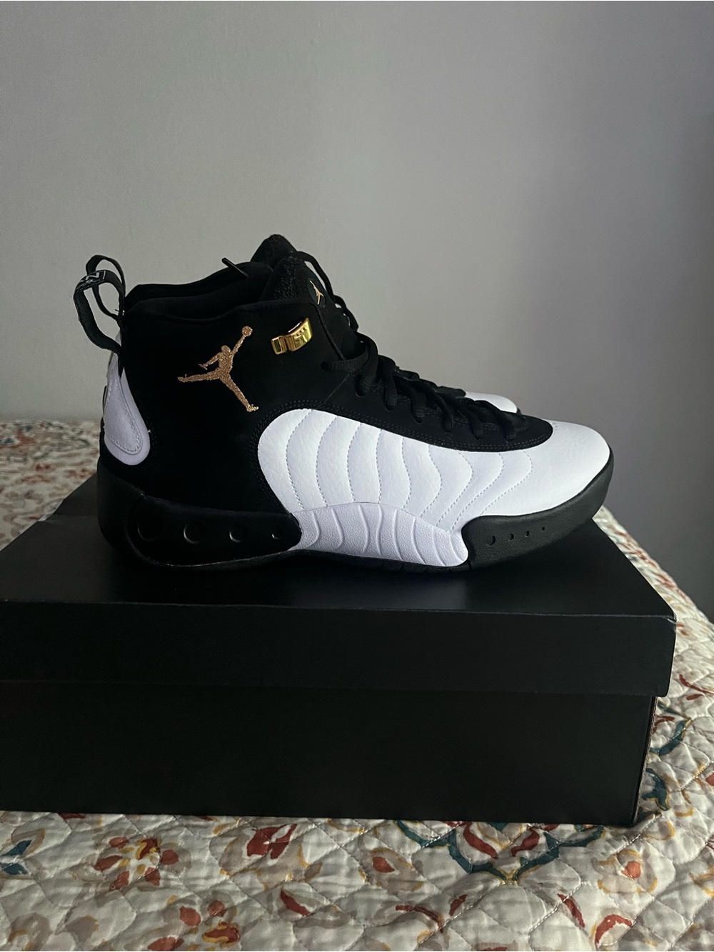 Jordan Men’s Black, White & Gold Retro High-Top Sneakers